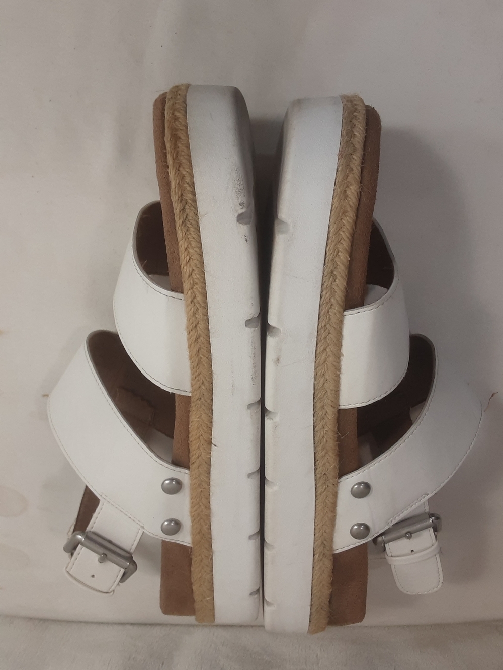 Time & Tru Sandals - Picture 4 of 8